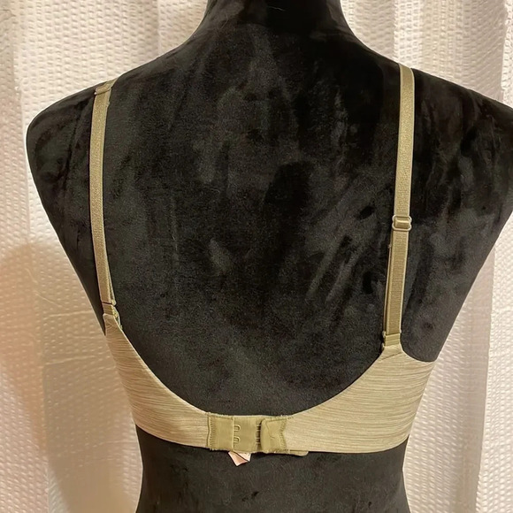 Victoria’s Secret uplift semi Demi size 32A - Picture 3 of 4